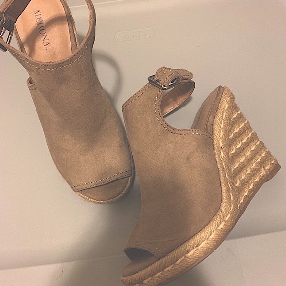 Wedges - Picture 1 of 5